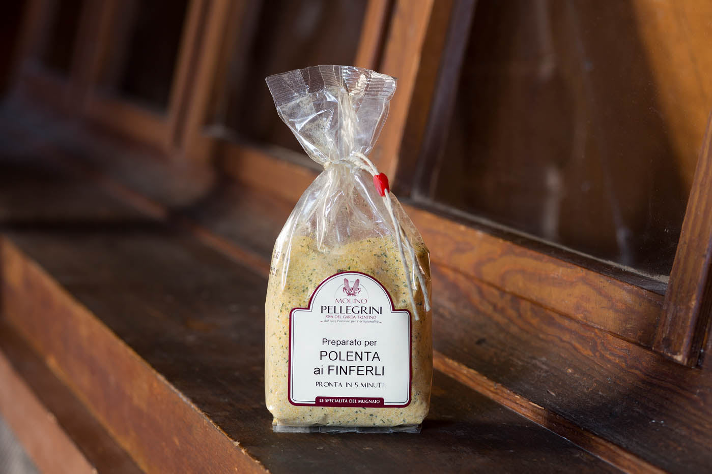 Polenta ai Finferli e Speck • 350g • Il sapore del bosco e l'anima affumicata del Trentino